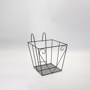 Giỏ sắt hình vuông treo ban công màu đen