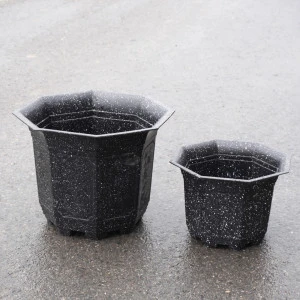 Chậu nhựa hình bát giác màu đen giả đá trồng hoa, cây cảnh